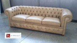 Divano Chesterfield 3 posti in pelle Tamponata Beige